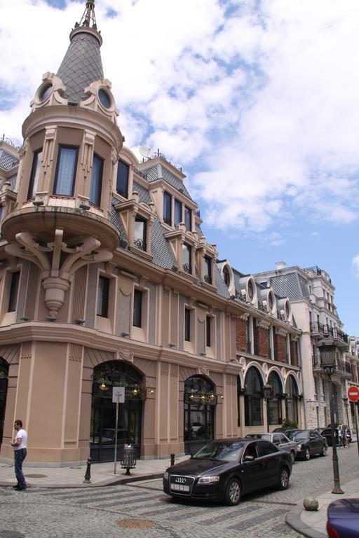 Black-White Rooms Batumi Exterior photo